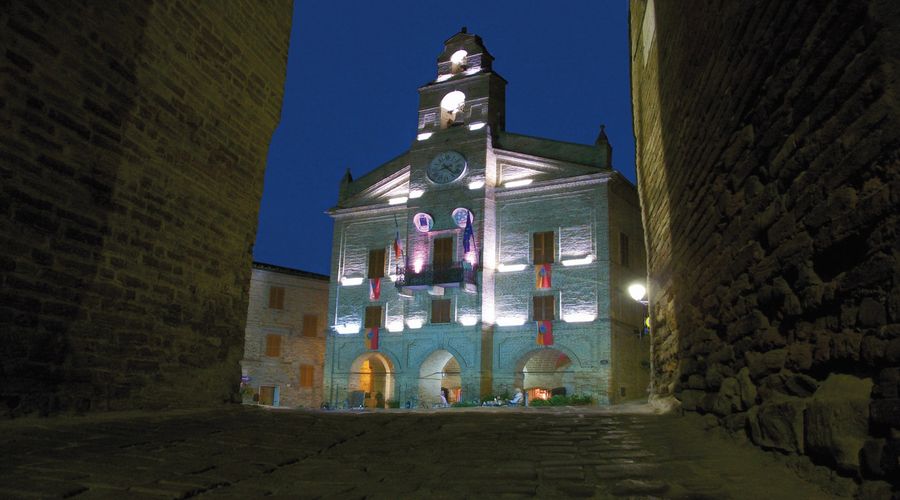 palazzo_comunale_notte_corso_web